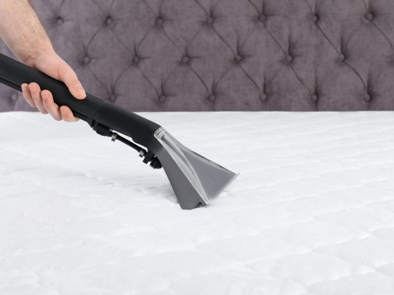 vacuum dirty mattress