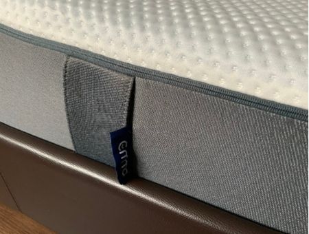 handles on mattress for rotating