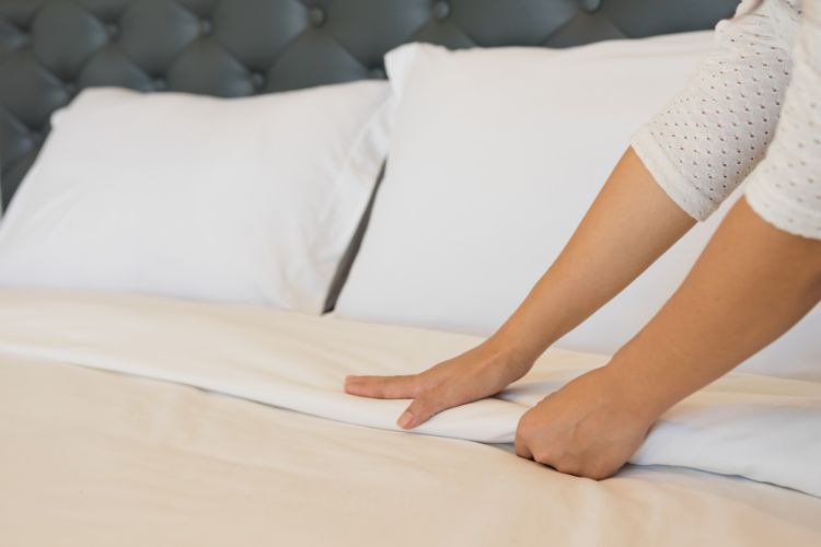 Do You Need A Top Sheet For Your Bed? (Pros & Cons Explained)